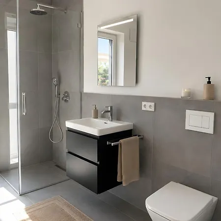 Haus Mit Seeblick Apartamento *